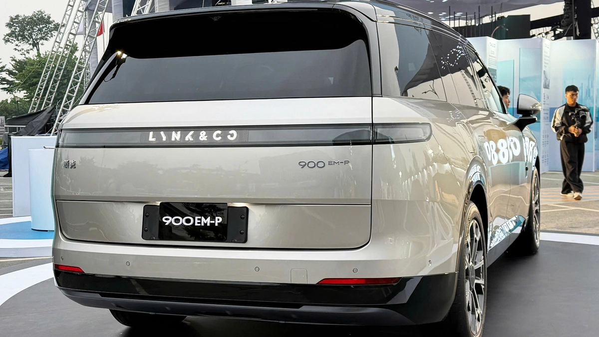 ngoai-that-lynk-co-900-05-byxnz1b