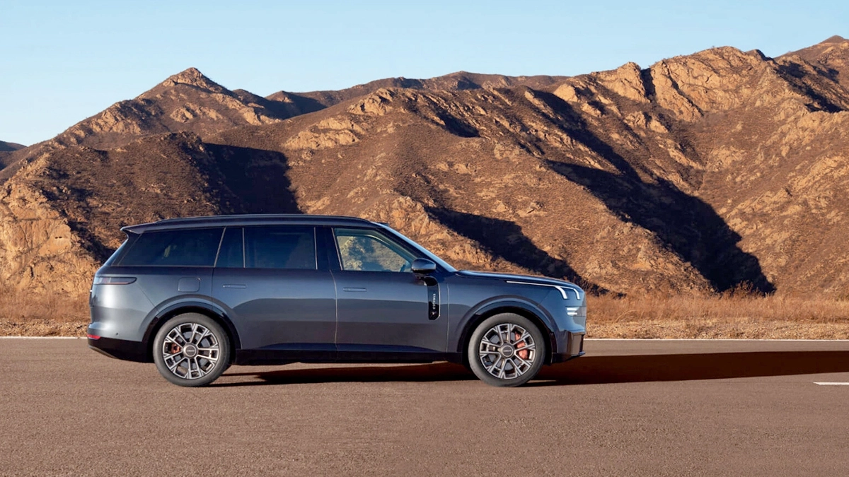 ngoai-that-lynk-co-900-